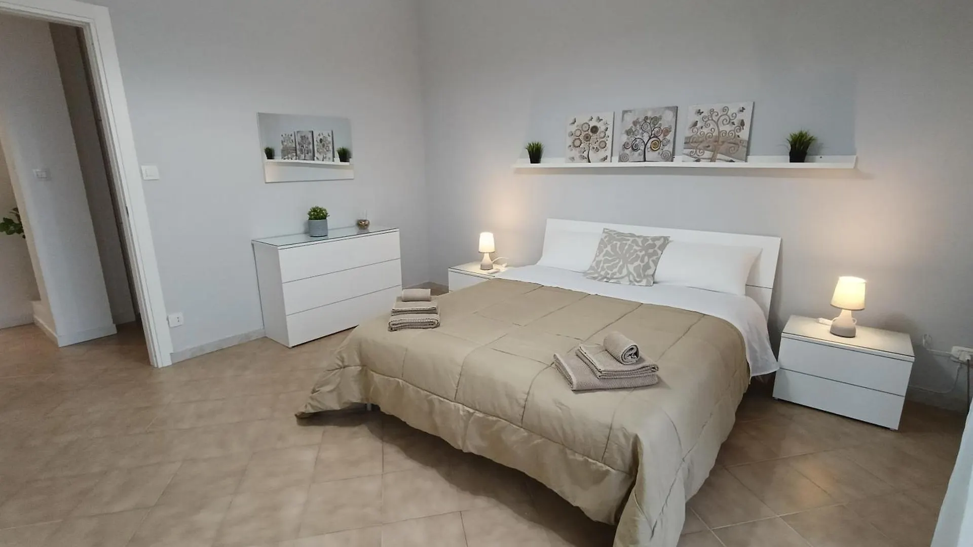Alis Living Apartment - Quadrilocale Ampio A Catania 0*,